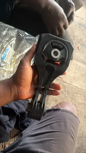 Honda Civic 2016 to 2021 Engine Seat/Mount Down.