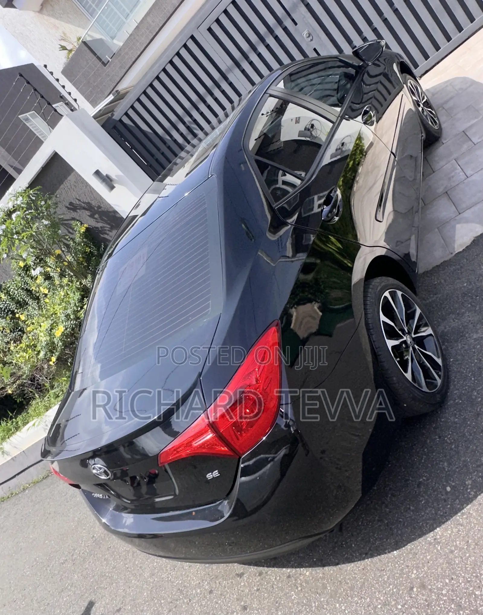 Toyota Corolla SE (1.8L 4cyl 2A) 2019 Black
