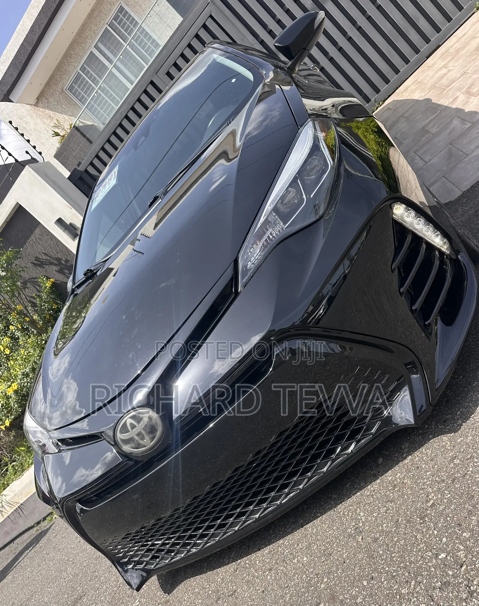 Toyota Corolla SE (1.8L 4cyl 2A) 2019 Black