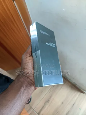 New Samsung Galaxy Z Flip4 256 GB Bronze