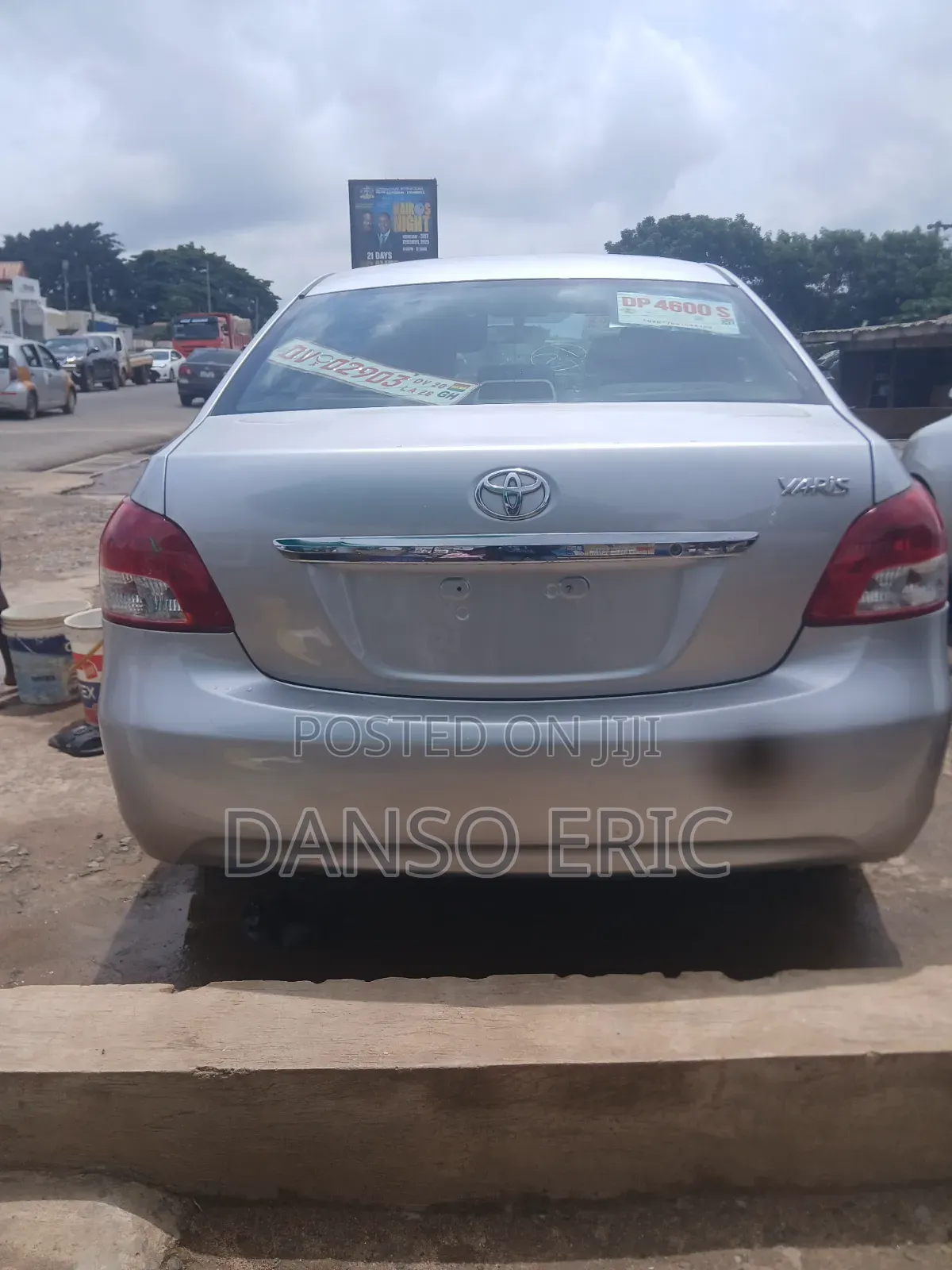 Toyota Yaris 2012 Silver