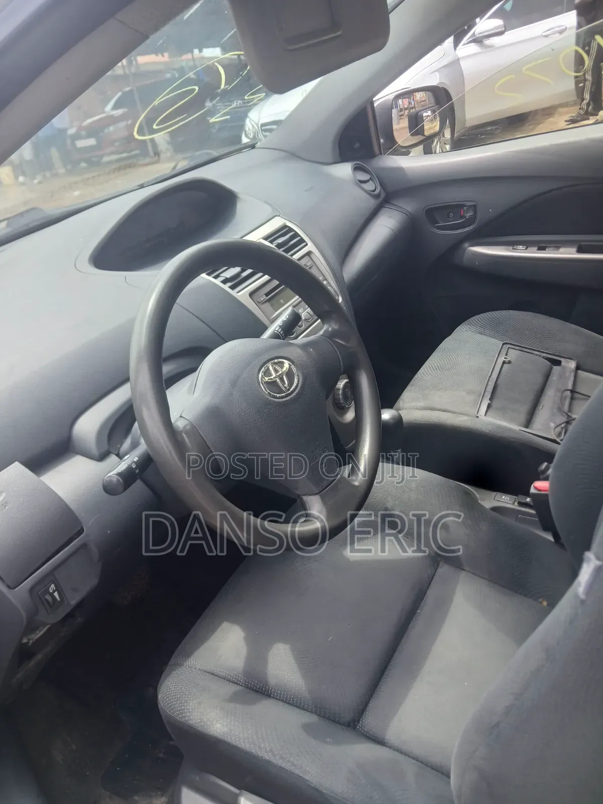 Toyota Yaris 2012 Silver