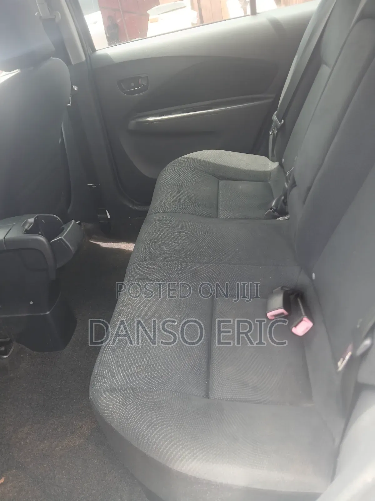 Toyota Yaris 2012 Silver