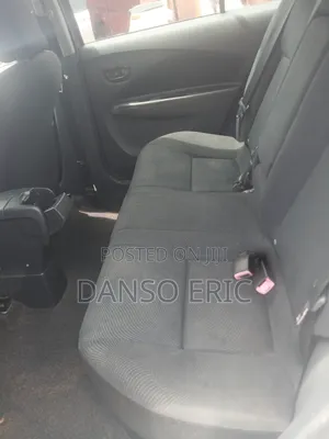 Toyota Yaris 2012 Silver