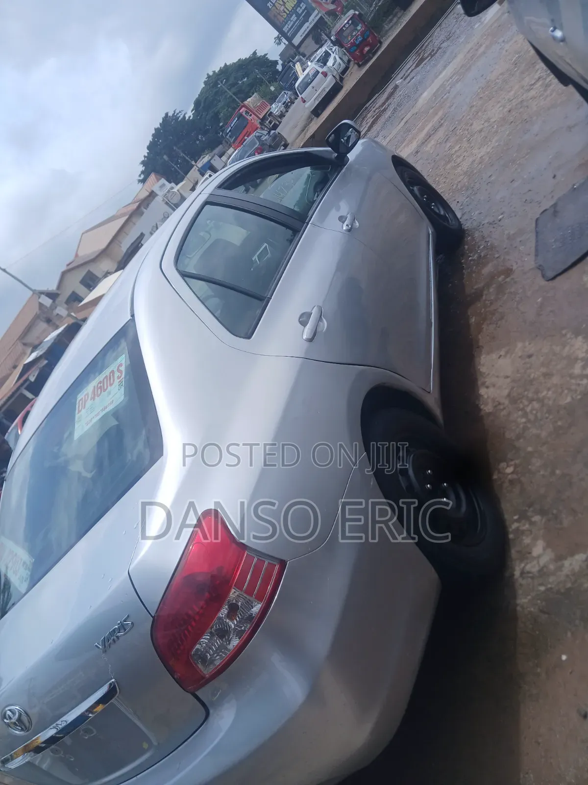 Toyota Yaris 2012 Silver