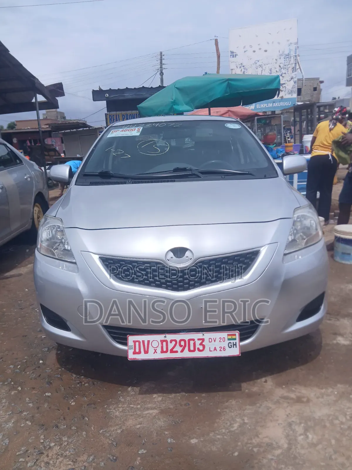 Toyota Yaris 2012 Silver