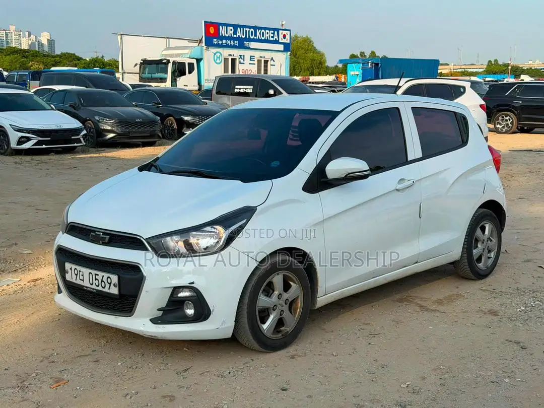 Chevrolet Spark 2016 White