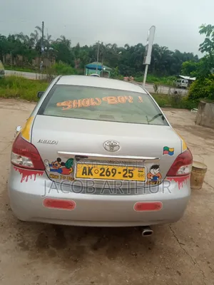 Toyota Belta 2012 Silver