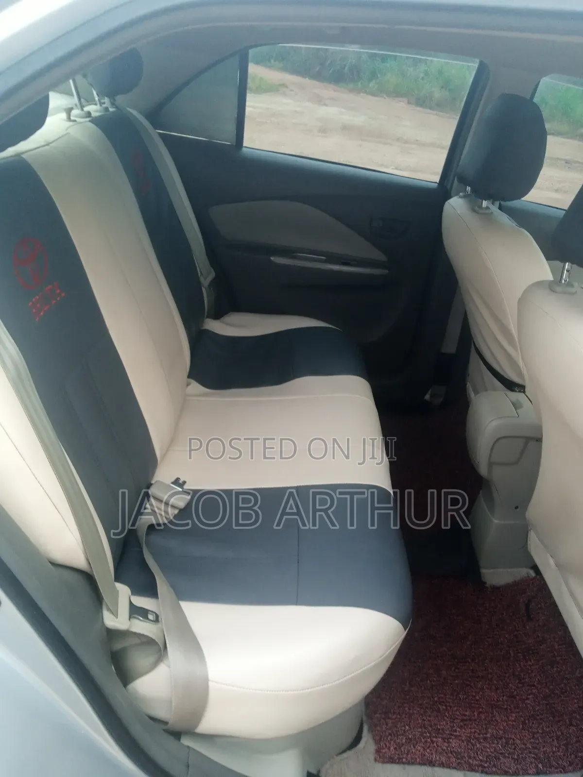 Toyota Belta 2012 Silver