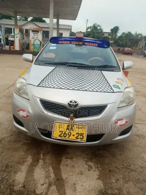 Toyota Belta 2012 Silver