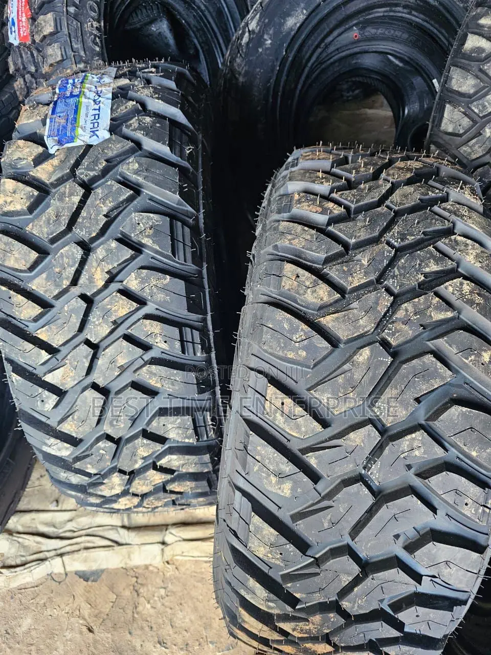 33/12.50 R20 Rough Tyres