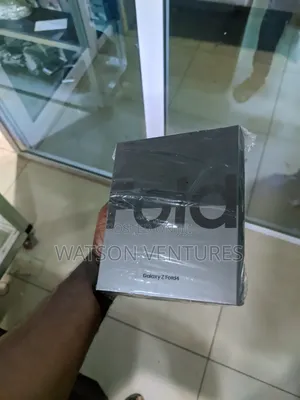 New Samsung Galaxy Z Fold4 512 GB Silver