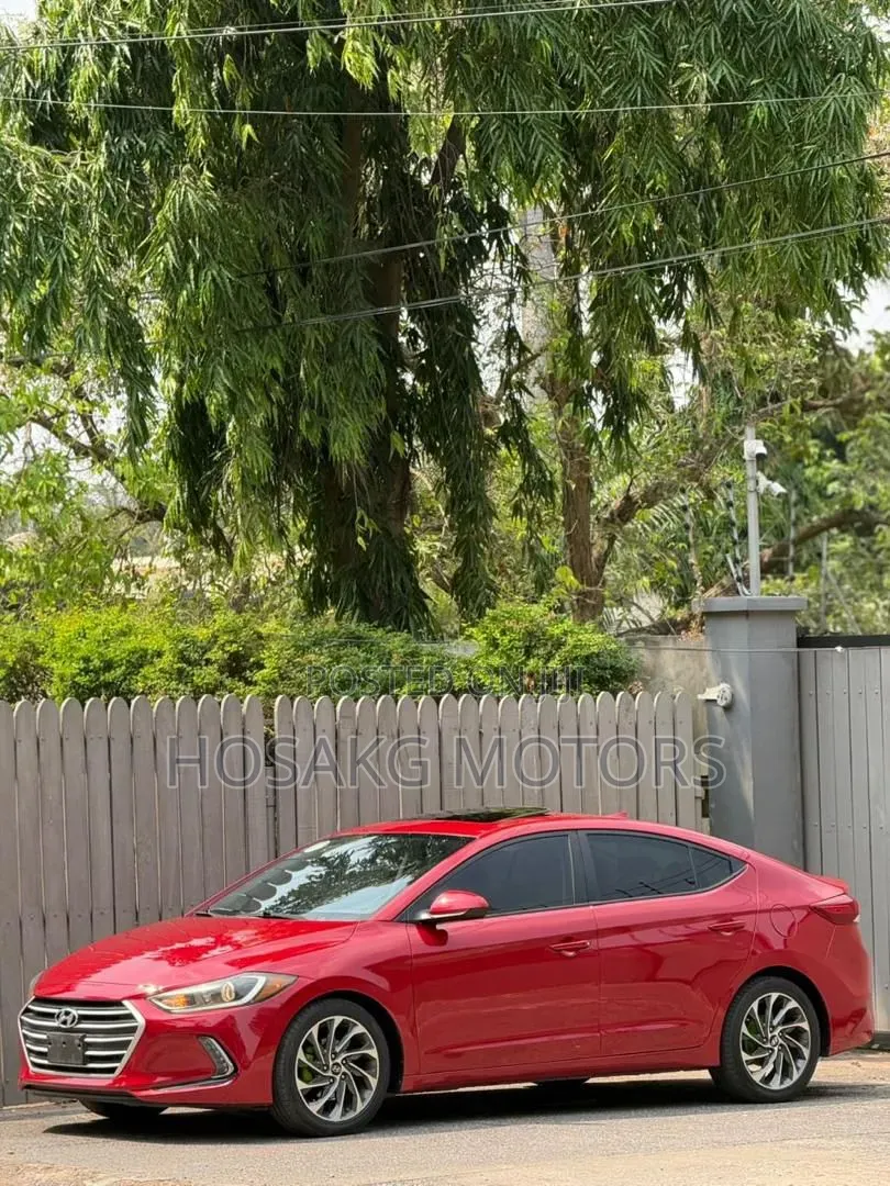Hyundai Elantra 2019 Red