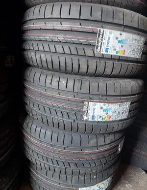 235/40 R19 Good Year Tyres