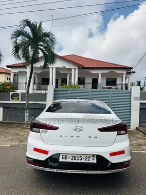 Hyundai Elantra Limited 2019 White