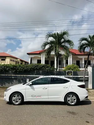 Hyundai Elantra Limited 2019 White