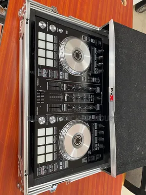 Pioneer DDJ Sr2 With Case