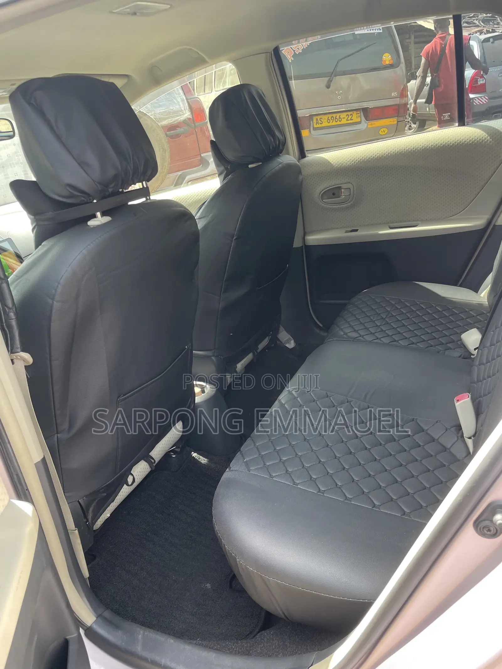 Toyota Vitz 2010 Silver