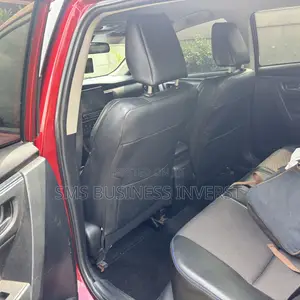 Toyota Corolla LE Eco (1.8L 4cyl 2A) 2018 Red