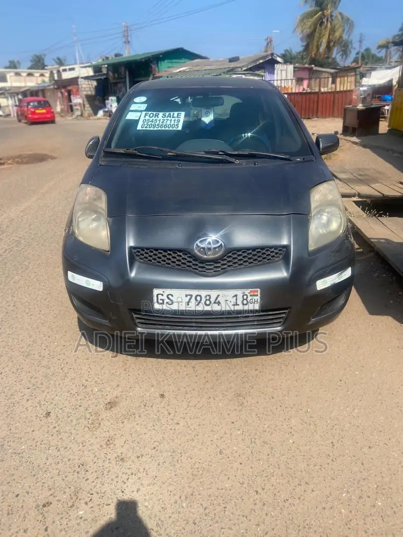 Toyota Yaris 2009 Gray