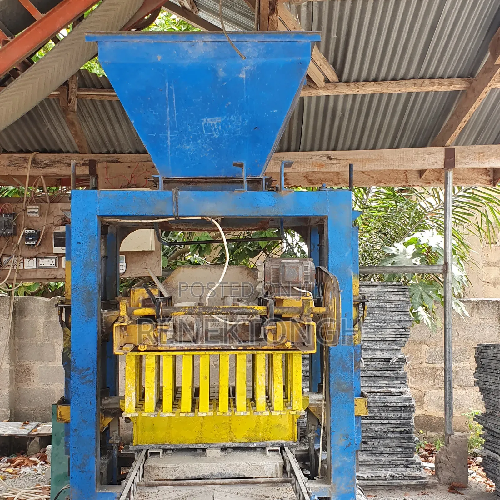 Semi Automatic Blocks Machine - Used