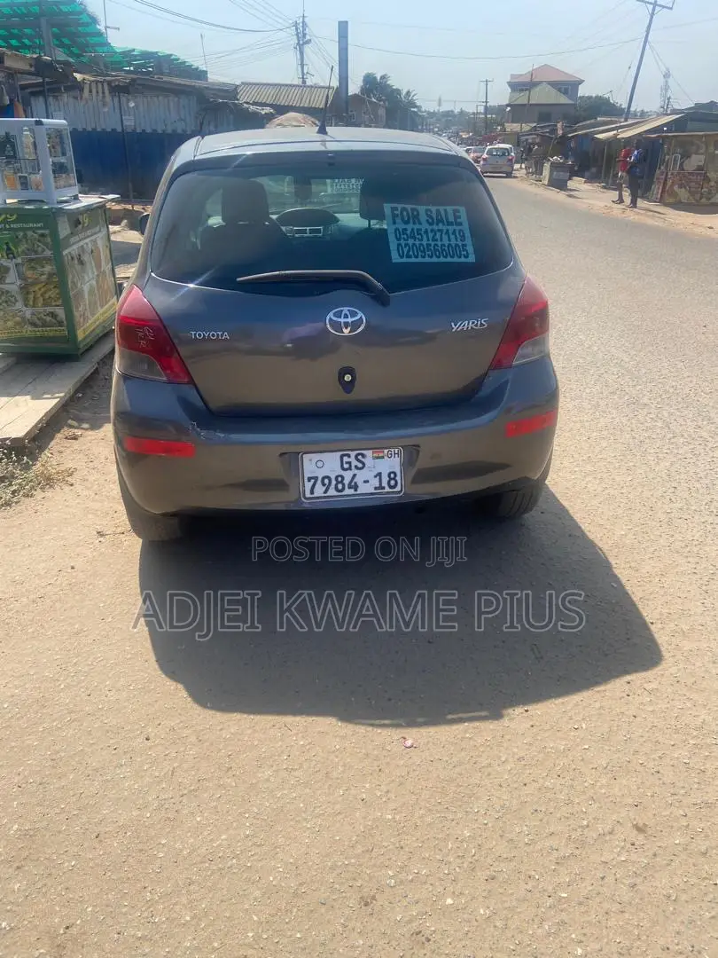 Toyota Yaris 2009 Gray