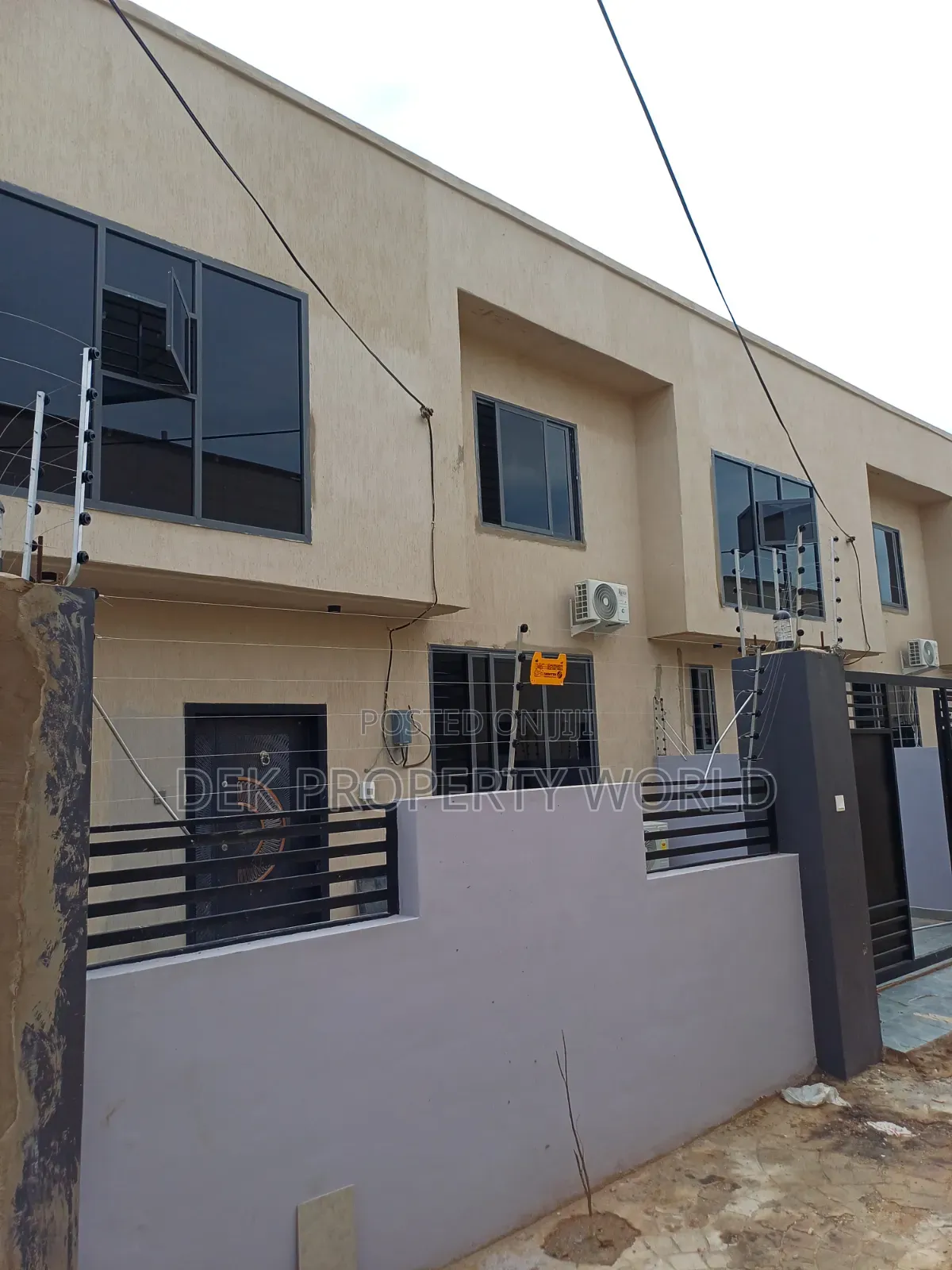 3bdrm Townhouse / Terrace in Pokuase for rent
