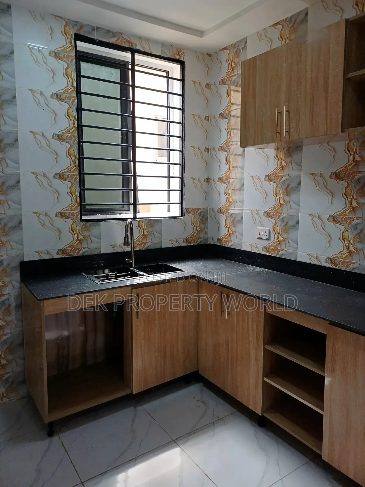 3bdrm Townhouse / Terrace in Pokuase for rent