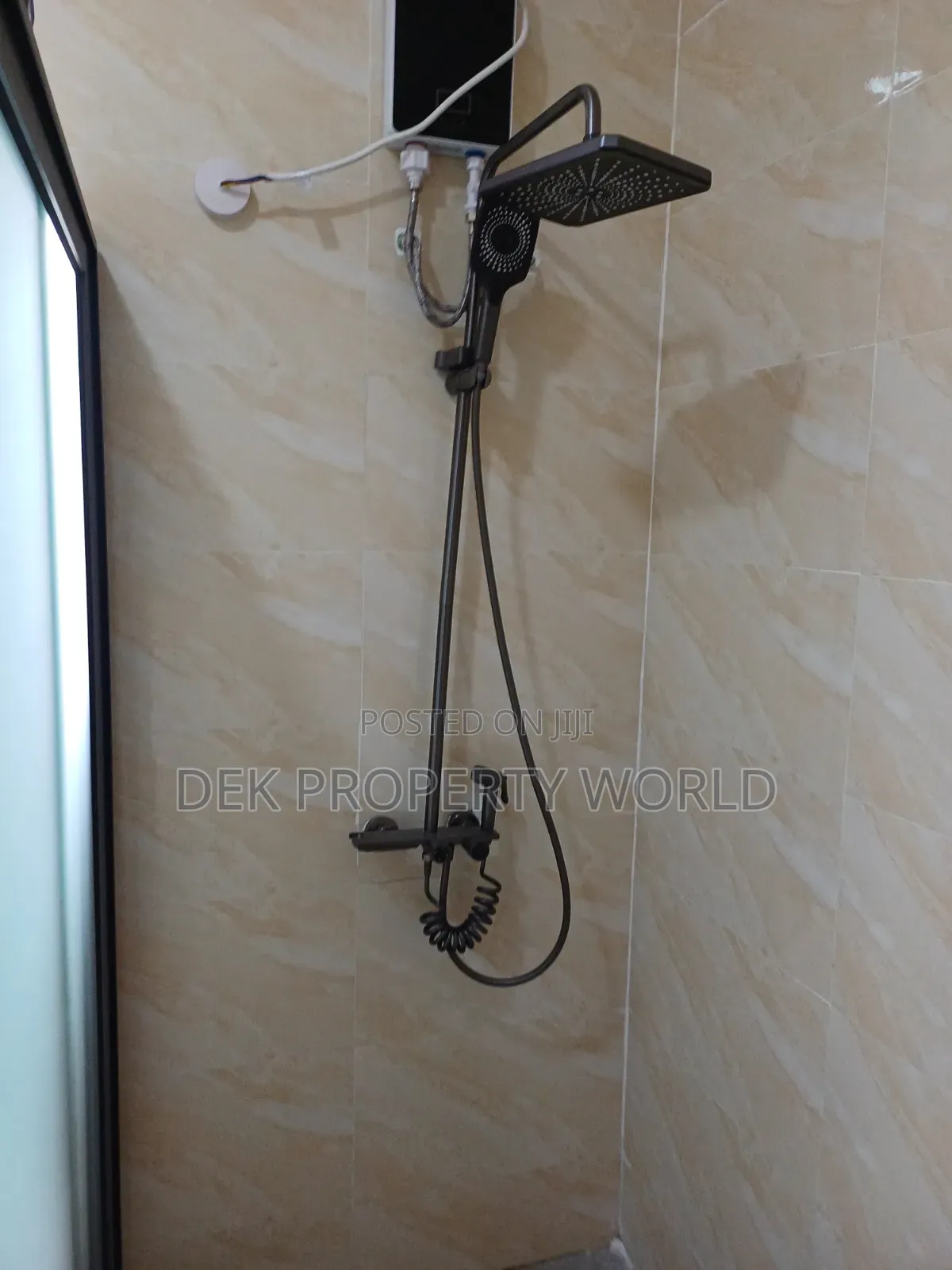 3bdrm Townhouse / Terrace in Pokuase for rent