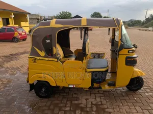 Bajaj RE 2025 Yellow