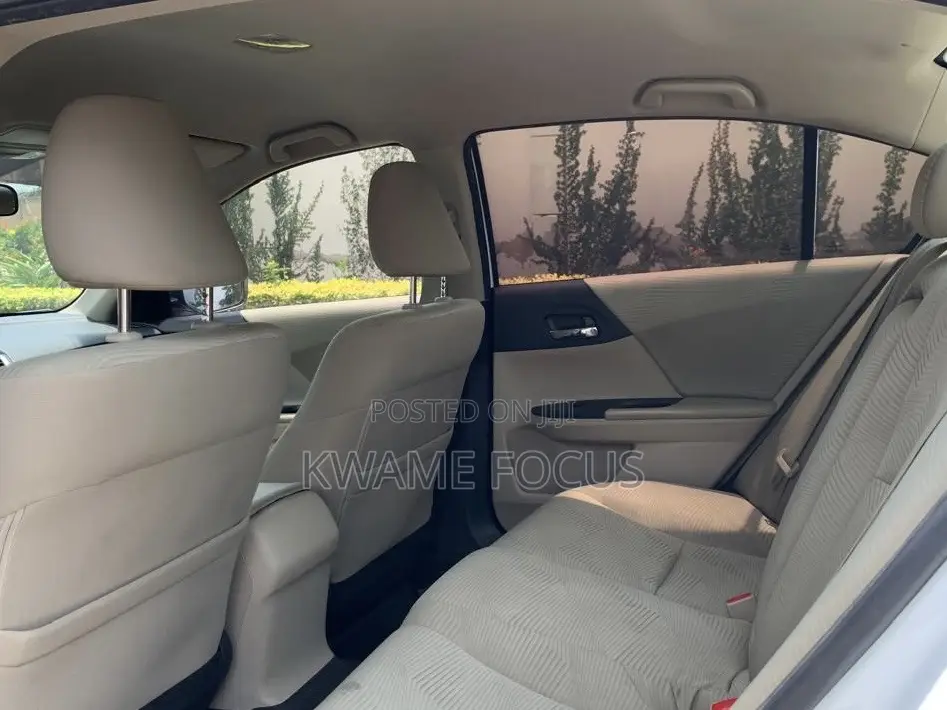 Honda Accord LX 4dr Sedan FWD (2.4L 4cyl 2A) 2017 White