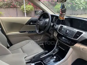 Honda Accord LX 4dr Sedan FWD (2.4L 4cyl 2A) 2017 White