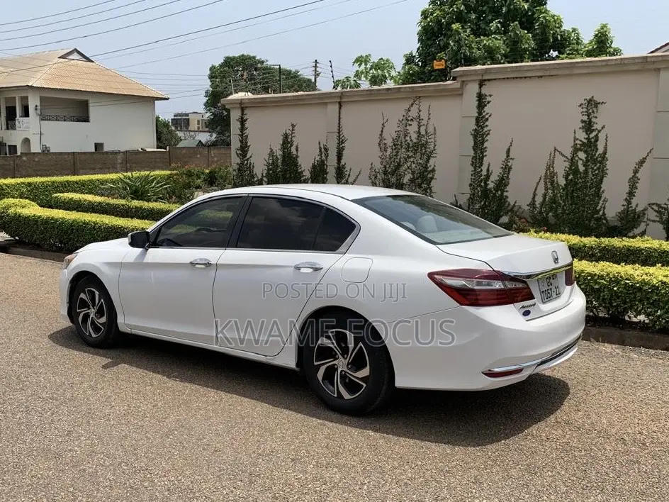 Honda Accord LX 4dr Sedan FWD (2.4L 4cyl 2A) 2017 White