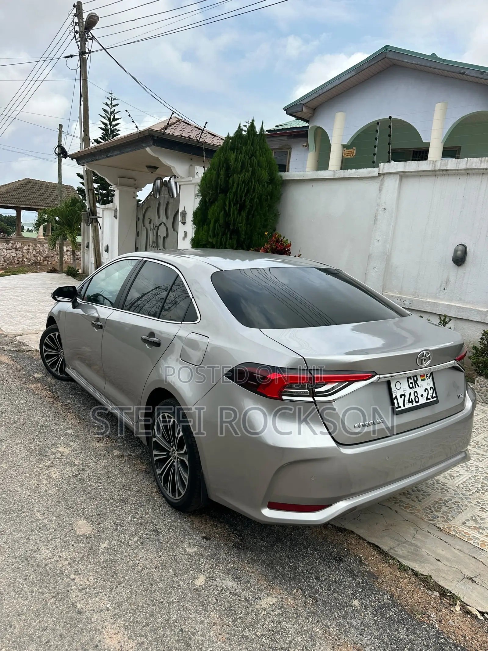Toyota Corolla LE 2021 Silver