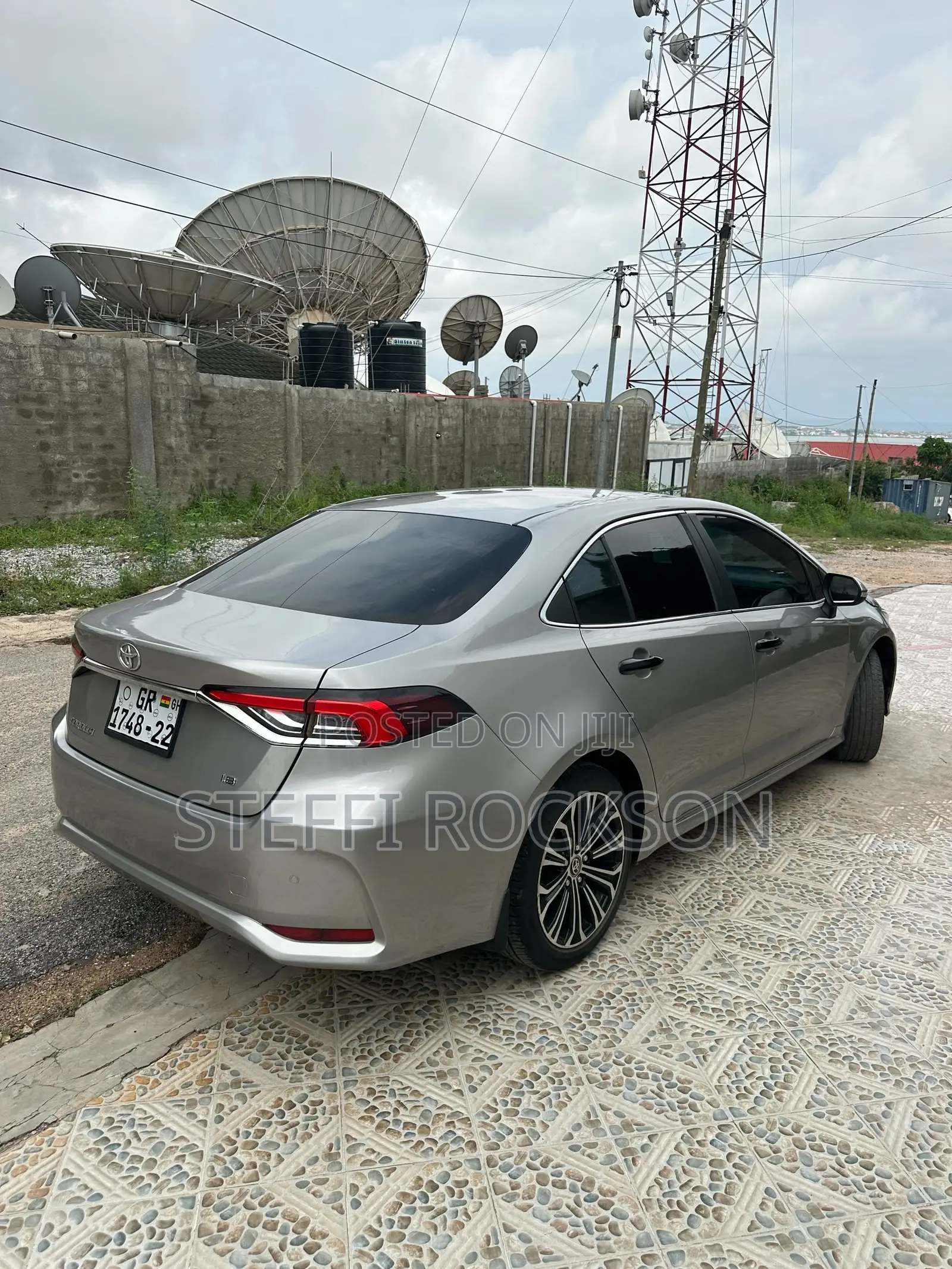 Toyota Corolla LE 2021 Silver
