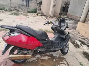 Aprilia Atlantic 2010 Red