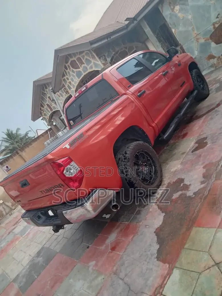 Toyota Tundra 2017 Orange