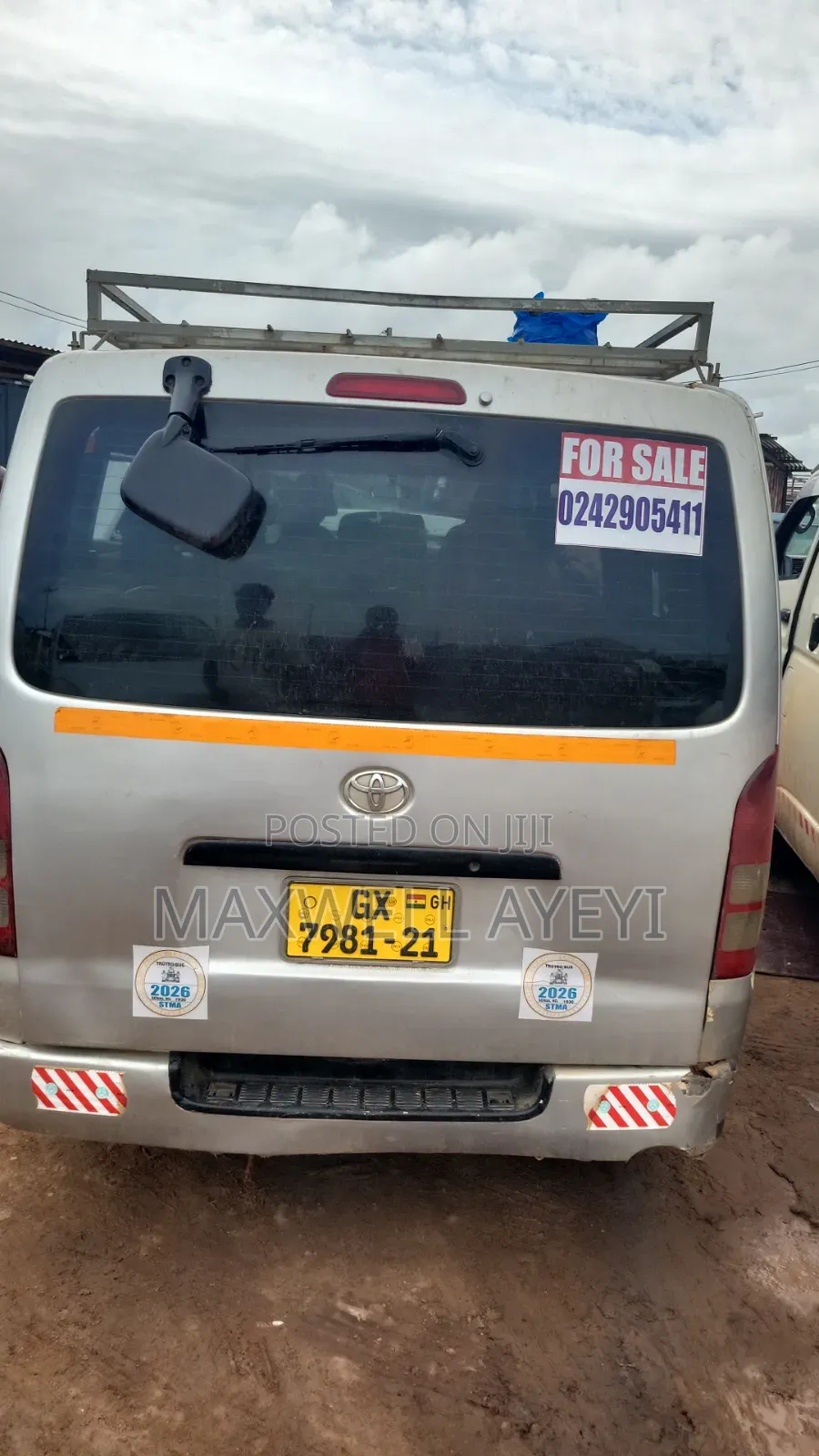 Toyota HiAce 2013 Beige