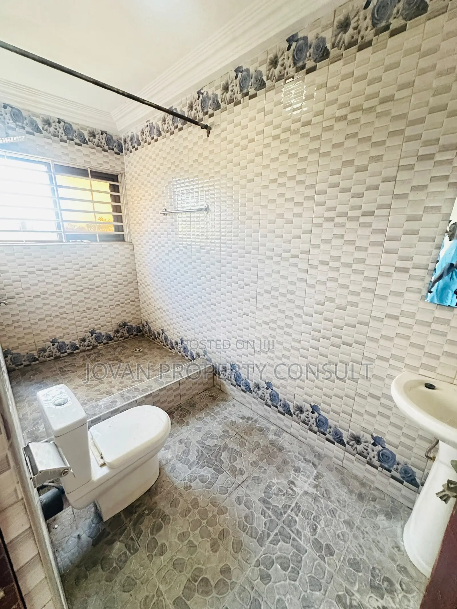 1bdrm Room & Parlour in China Mall, Amasaman for rent