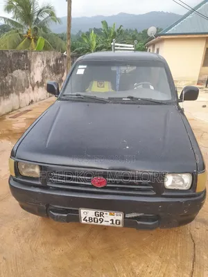 Toyota Hilux 1999 Black