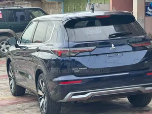 Mitsubishi Outlander SE 2025 Blue