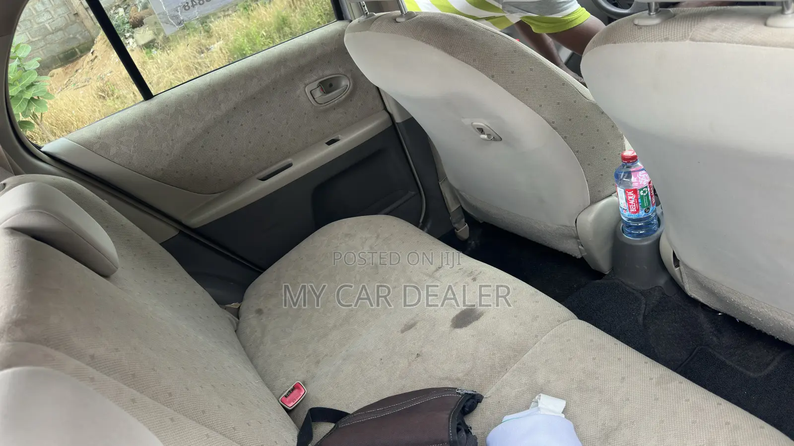 Toyota Yaris Base Hatchback 5dr 2010 Silver