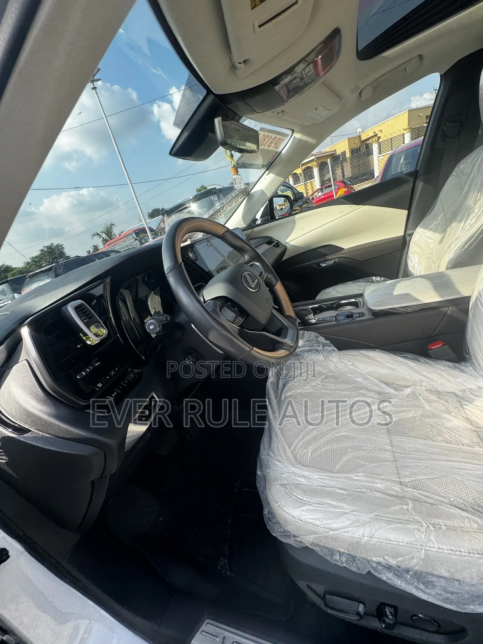 Lexus RX 350h Premium Plus AWD 2025 White