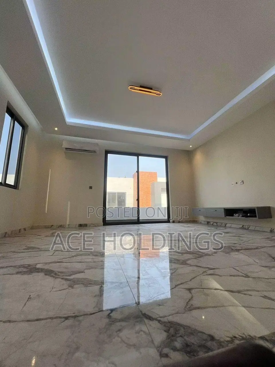 4bdrm Mansion in Nanakrom, Ashaley Botwe for sale