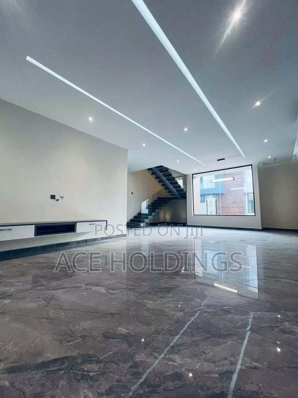4bdrm Mansion in Nanakrom, Ashaley Botwe for sale