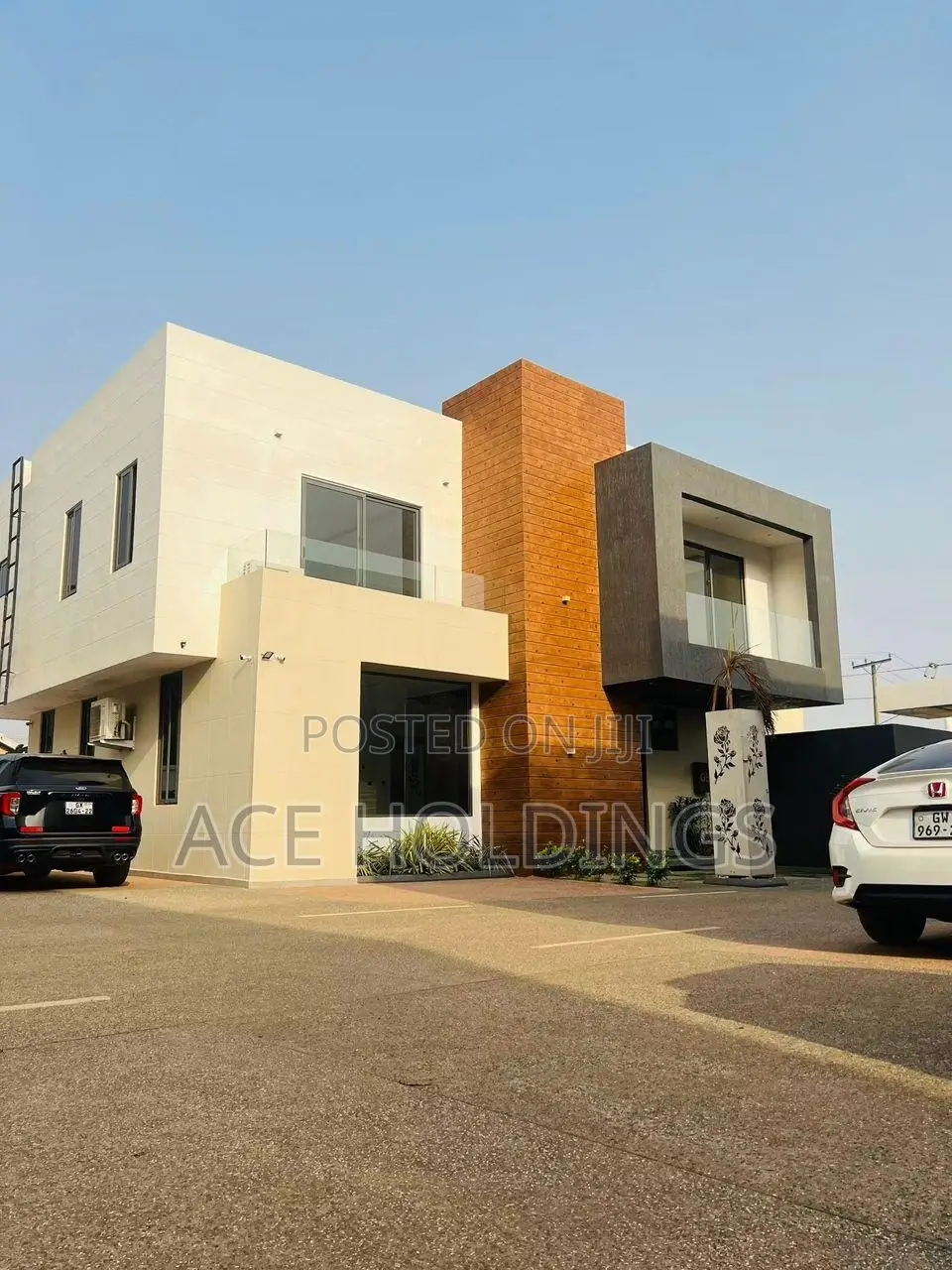 4bdrm Mansion in Nanakrom, Ashaley Botwe for sale