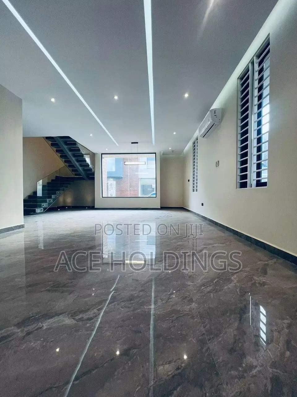 4bdrm Mansion in Nanakrom, Ashaley Botwe for sale