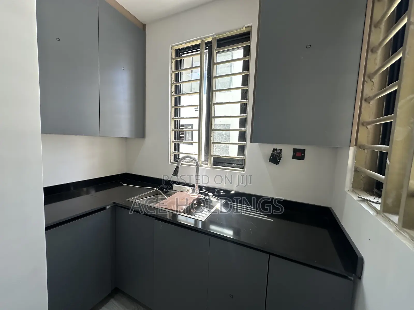 4bdrm Mansion in East Legon Hills for sale