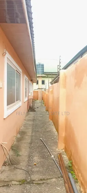 5bdrm House in Felmic Real Estate, Ofankor for rent