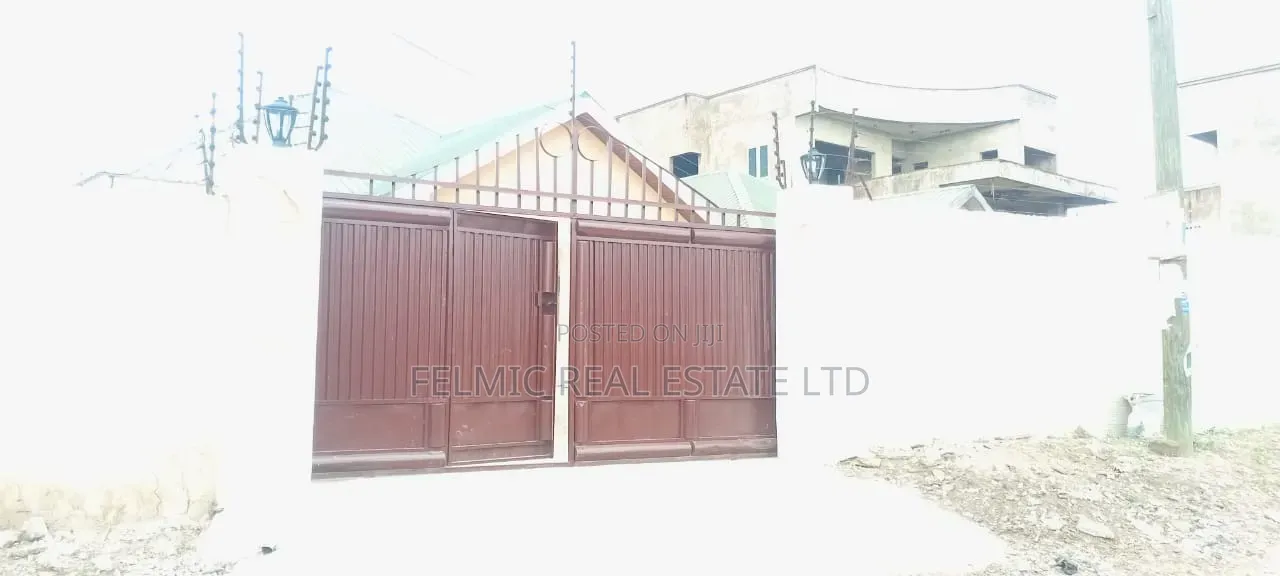 5bdrm House in Felmic Real Estate, Ofankor for rent